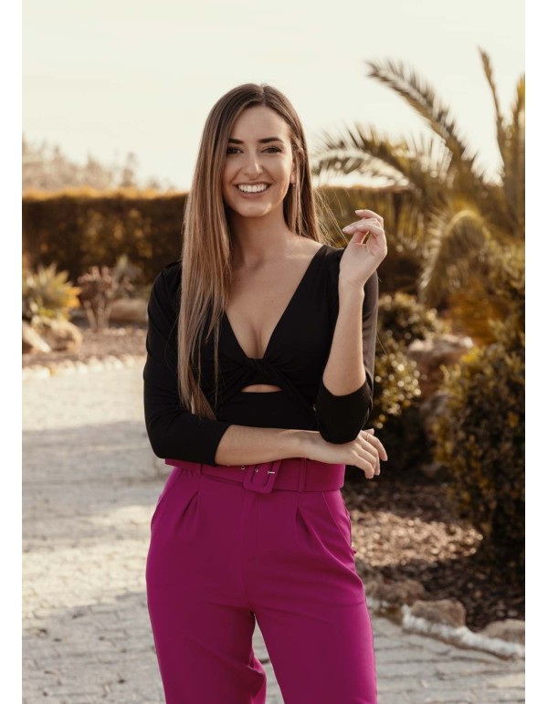 Body negro con detalle anudado y manga fruncida para fiestas