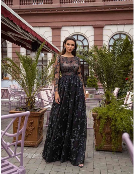 Vestido largo de noche con manga larga de encaje y falda de tul negra