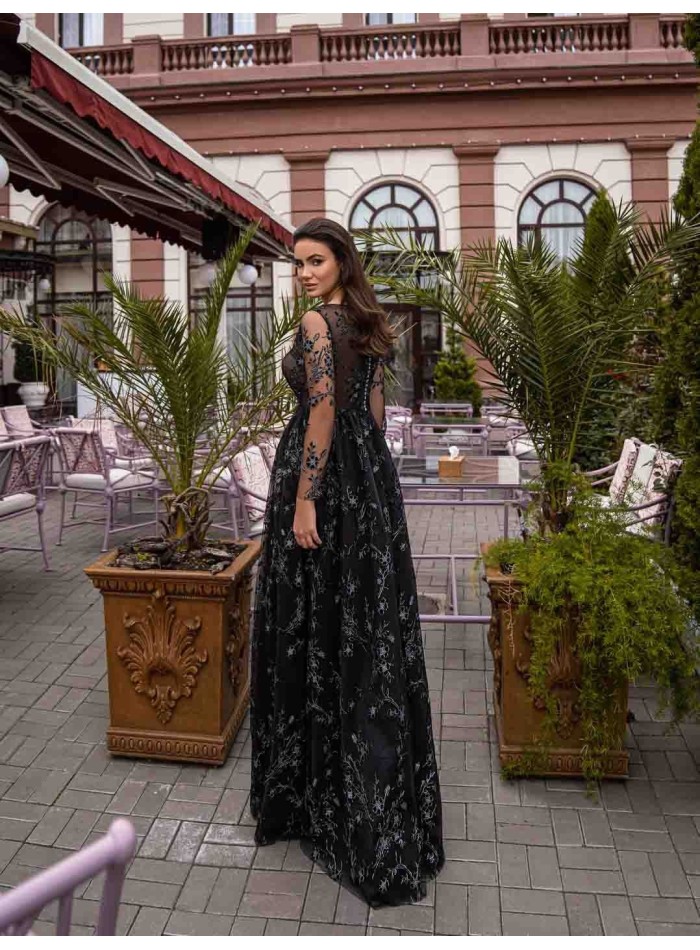 Vestido largo de noche con manga larga de encaje y falda de tul negra para invitadas