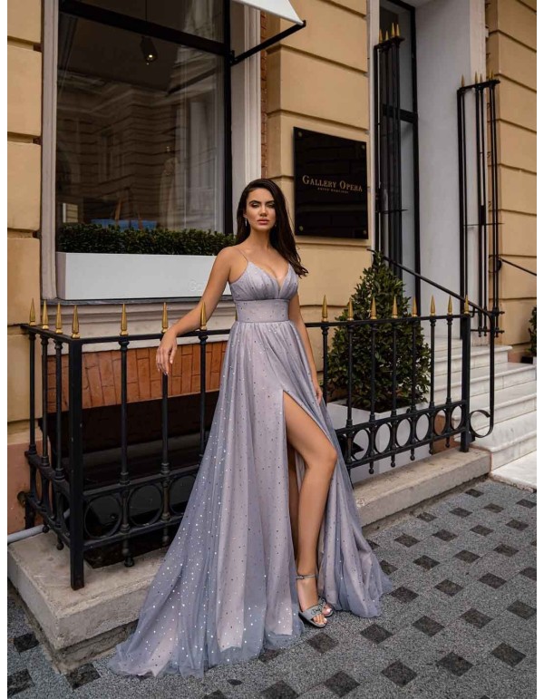 Vestido de noche malva con escote en V y falda de tul con incrustaciones 2