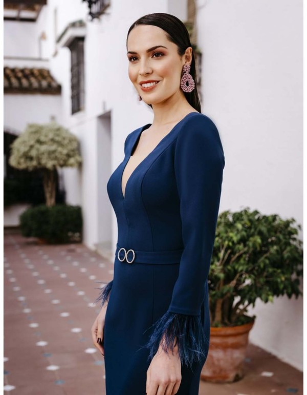 Vestido de crepe con detalle de plumas en las mangas Victoria Victim - 1  2