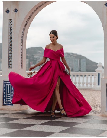Long gown with bandeau neckline and train - INVITADA PERFECTA Silviamo - 1  2