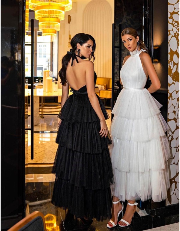 Vestido midi de fiesta de cuello halter y falda con capas de tul en INVITADISIMA 2