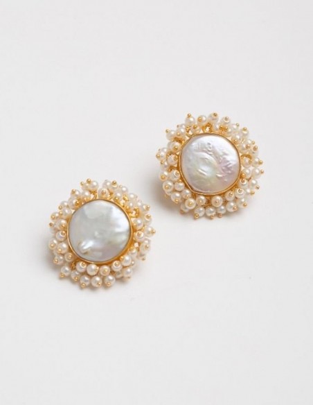 Button style earrings with central pearl and smaller pearls around it