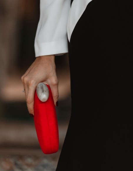 Oval suede clutch bag with marbled effect closing- INVITADA PERFECTA Lauren Lynn London Accessories - 4 