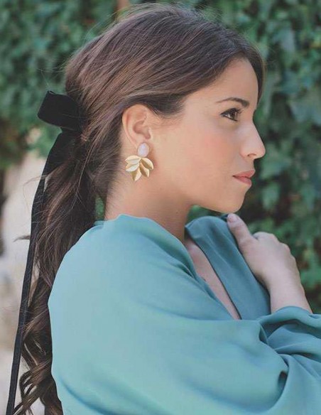 Gold leaf and moonstone party earrings by Acus Complementos