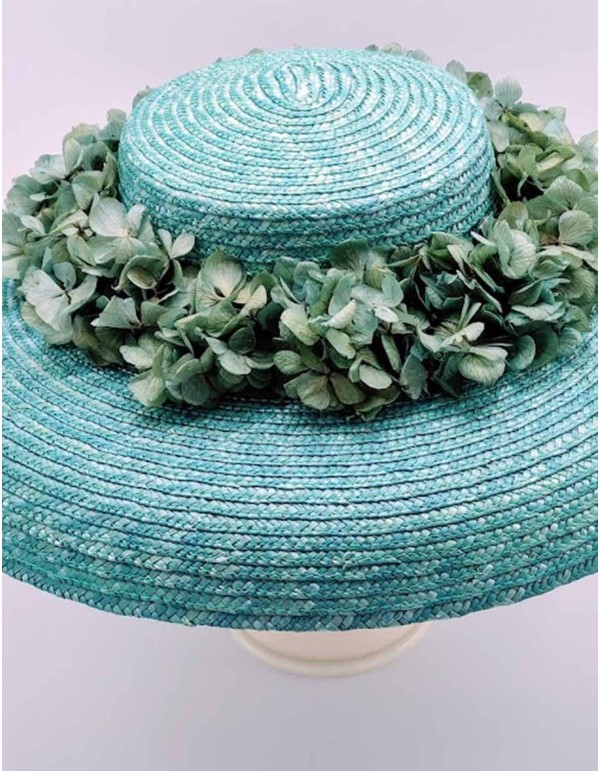 Pamela of natural straw and preserved flowers