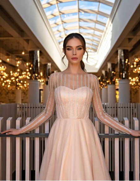 Vestido de fiesta largo con escote ilusión de pedrería EMABRIDE - 1 