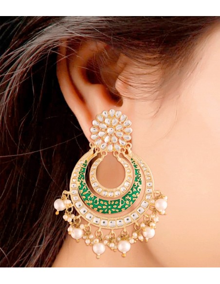 Lacquered party earrings inlaid with zircons and pearls.