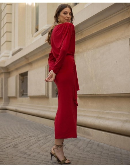 Vestido de fiesta midi de punto con drapeados y escote en pico en color rojo