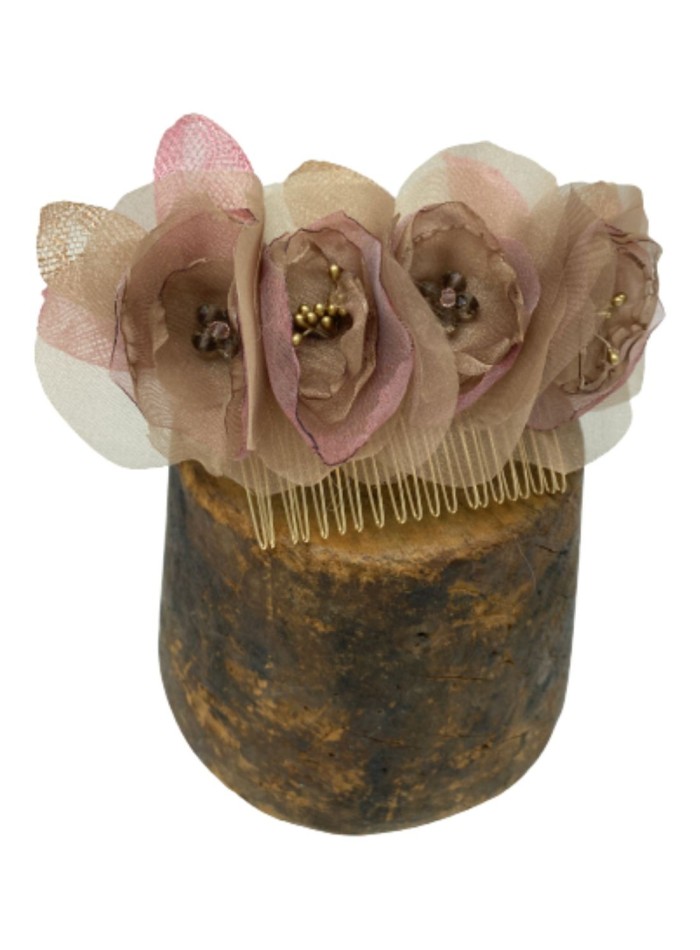 Tocado peineta de organza y sinamay con cristales