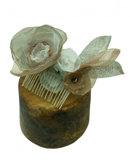 Plumeti tulle comb headpiece with sinamay