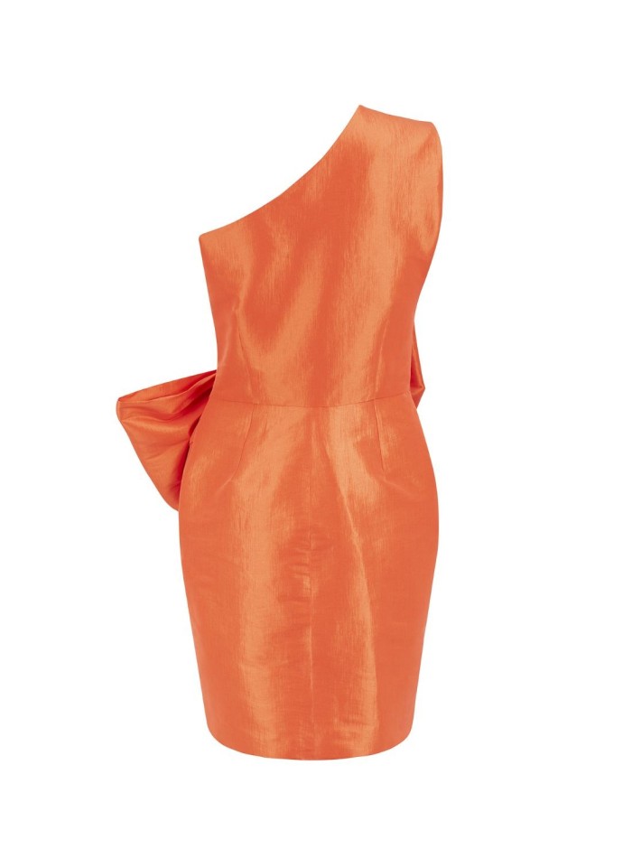 Robe courte de soirée avec encolure asymétrique...