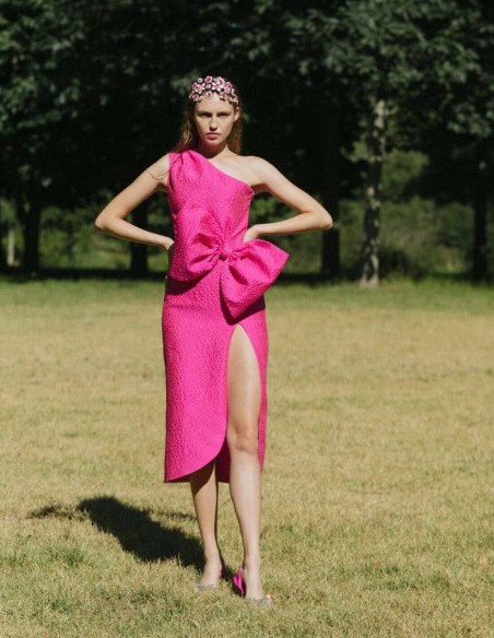 Vestido midi con lazada en la cintura y escote asimétrico