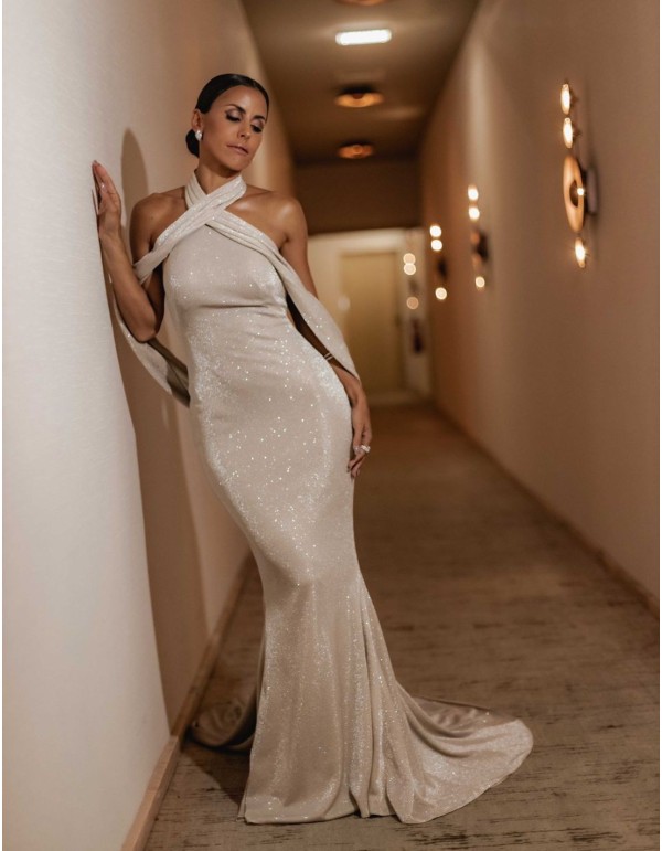Long party dress with mermaid cut and halter neckline