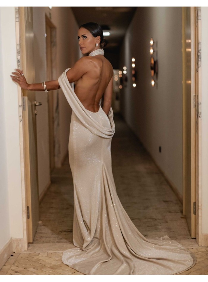 Long party dress with mermaid cut and halter neckline