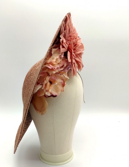 Tocado con flores de hortensias