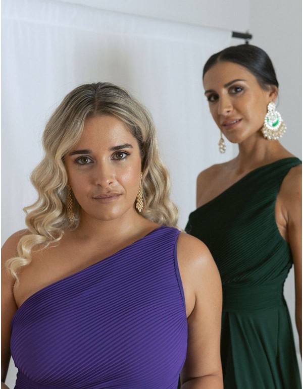 Vestido de fiesta largo con escote asimétrico y apertura... 2