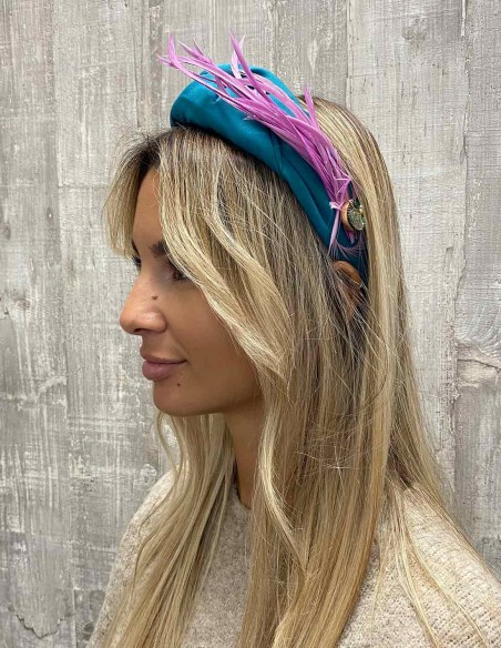 Diadema de fiesta con broche y detalles pluma