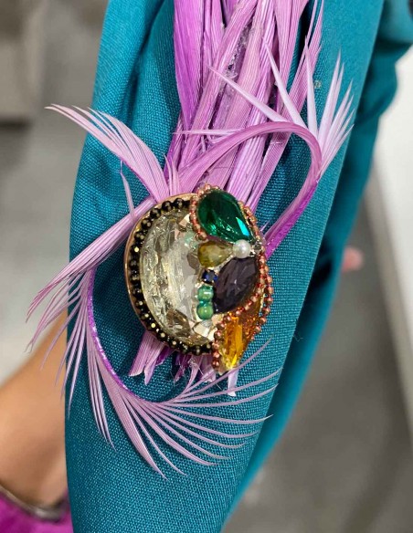 Diadema de fiesta con broche y detalles pluma