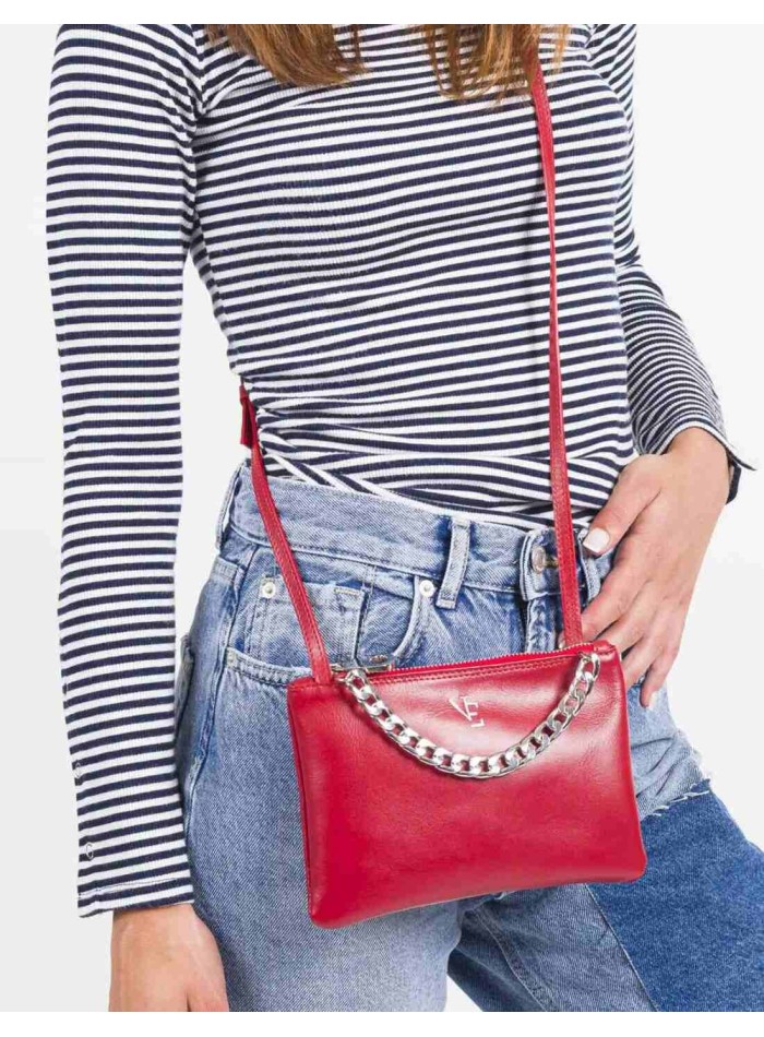 Mini bolso de piel con cadena de adorno y asa...