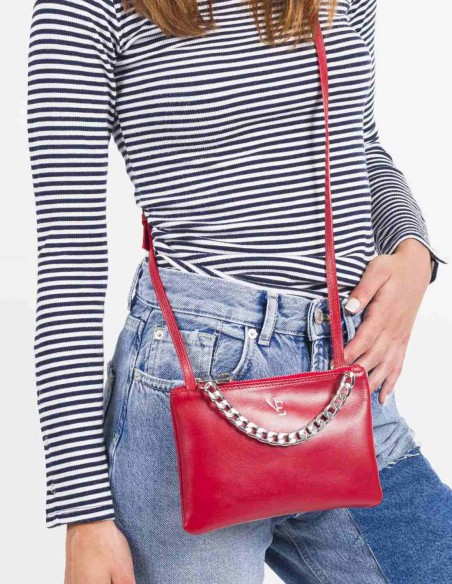 Mini bolso de piel con cadena de adorno y asa regulable