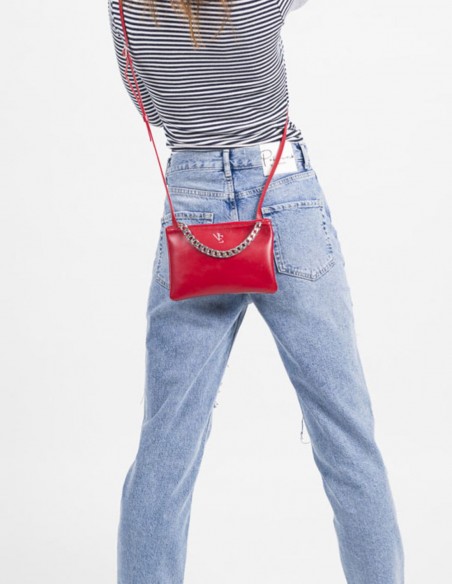 Mini bolso de piel con cadena de adorno y asa regulable