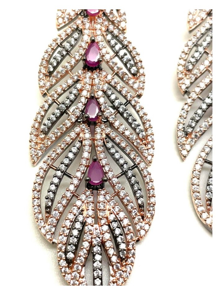 Long evening earrings with leaf shape