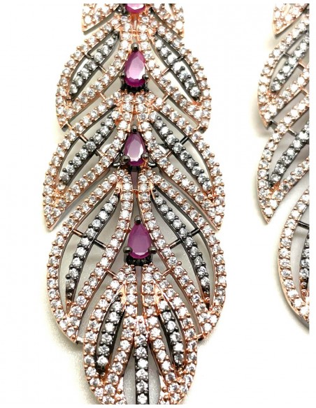 Long evening earrings with leaf shape