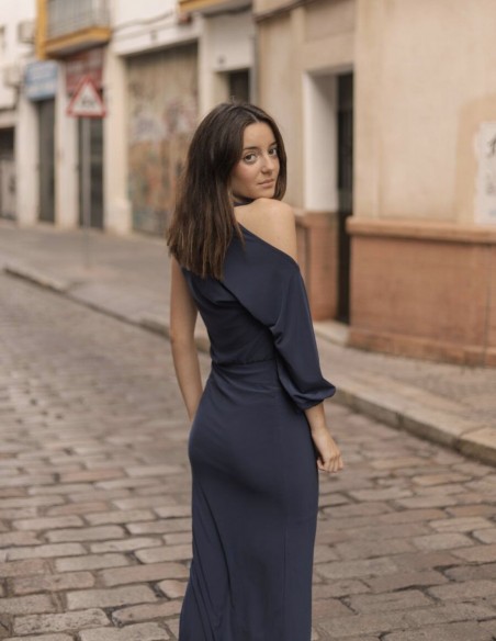 Vestido midi de fiesta con abertura lateral y cut out en la manga