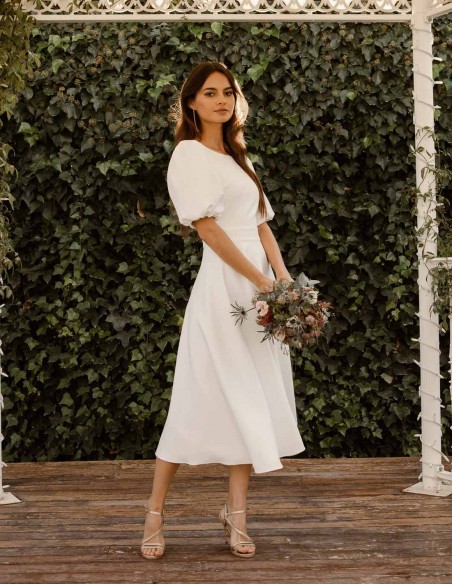 Vestido midi de novia con manga farol