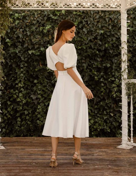 Midi wedding dress with lantern sleeves in white colour
