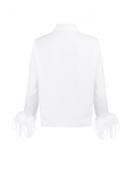 Chemise de fête avec plumes et boutons ornés de bijoux