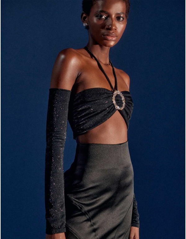 Crop top de fiesta con joya central y mangas removibles