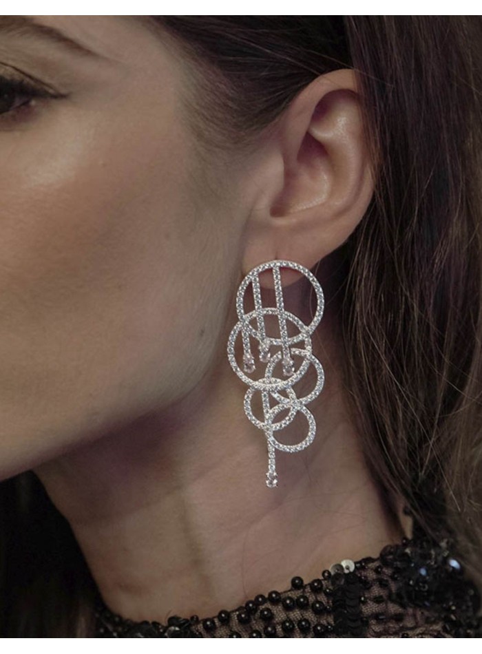 Pendientes de fiesta largos geométricos con cristales para invitada