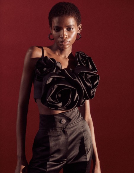 Pantalon de fête en satin avec bouton bijou et taille haute