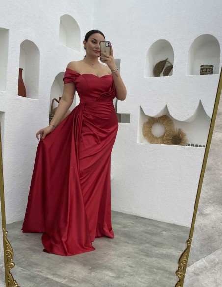 Long party dress with ruching and sweetheart neckline