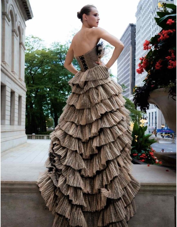 Vestido de fiesta asimétrico con capas de tul en tejido brillante 2