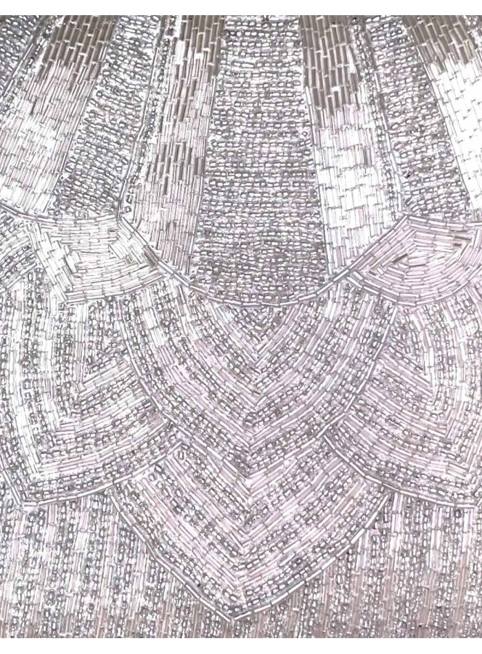 Cartera de mano blanca y plata de pedrería para...