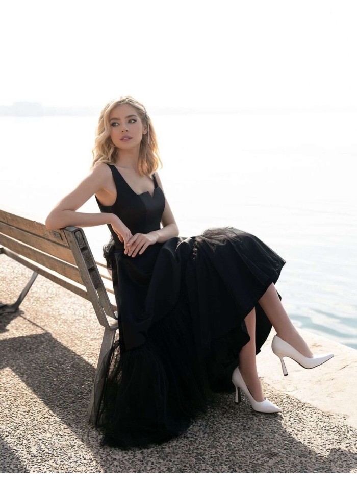 Midi party dress flared skirt with tulle and square neckline-4