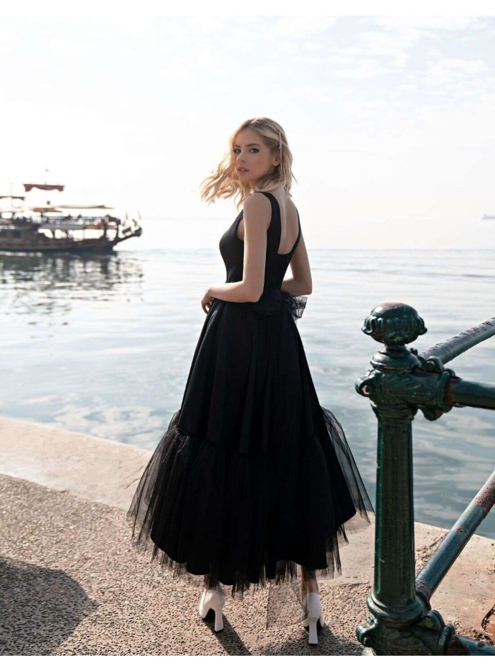 Midi party dress flared skirt with tulle and square neckline-5