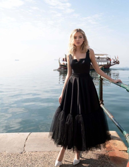 Midi party dress flared skirt with tulle and square neckline-3