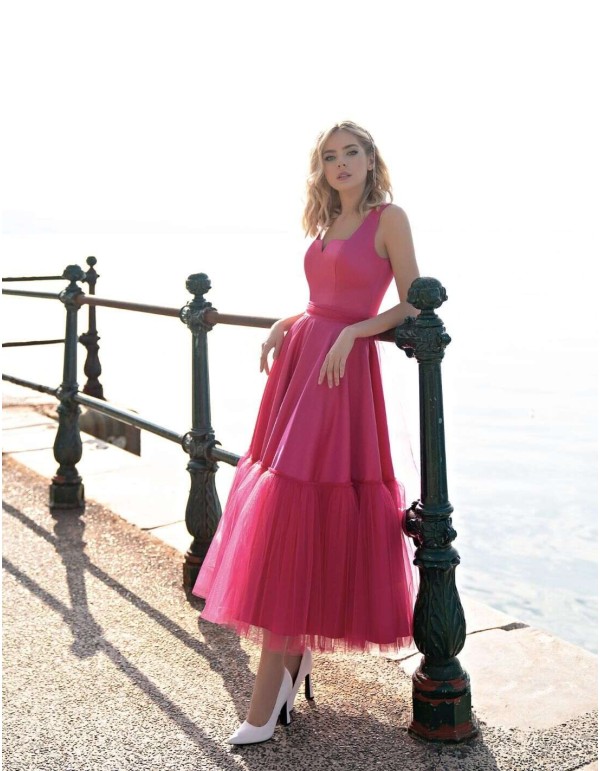 Midi party dress flared skirt with tulle and square neckline