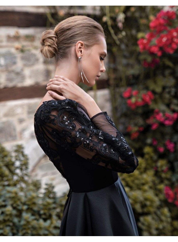 Vestido de gala largo con mangas bordadas y maxi falda satinada-4