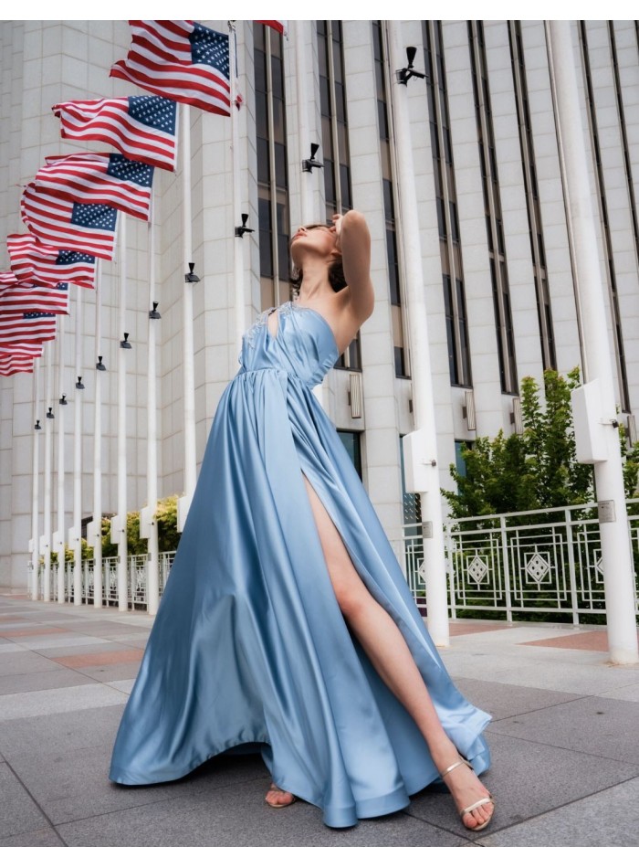 Robe longue de fête à encolure et manches...