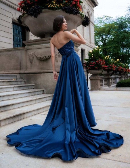 Vestido largo de fiesta con escote corazón cruzado y purpurina