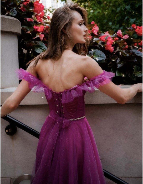 Vestido largo de fiesta con escote corazón y capas de tul brillante 2