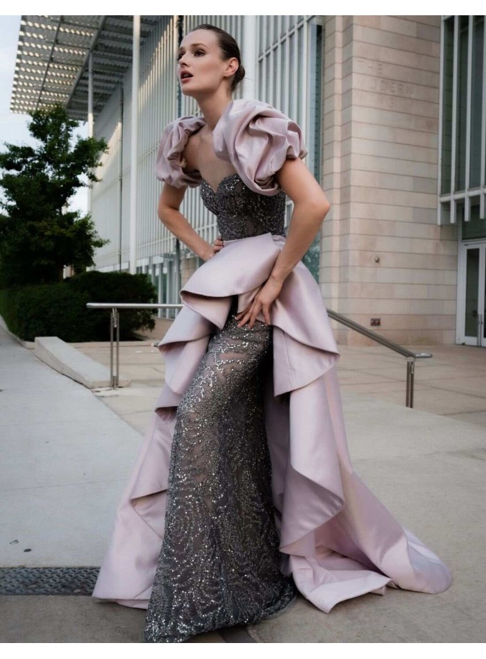 Long mermaid cut party dress with sweetheart neckline and shimmering fabric