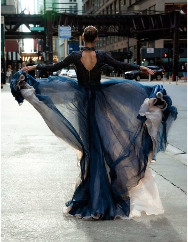 Vestido largo de fiesta con transparencias y lentejuelas 2