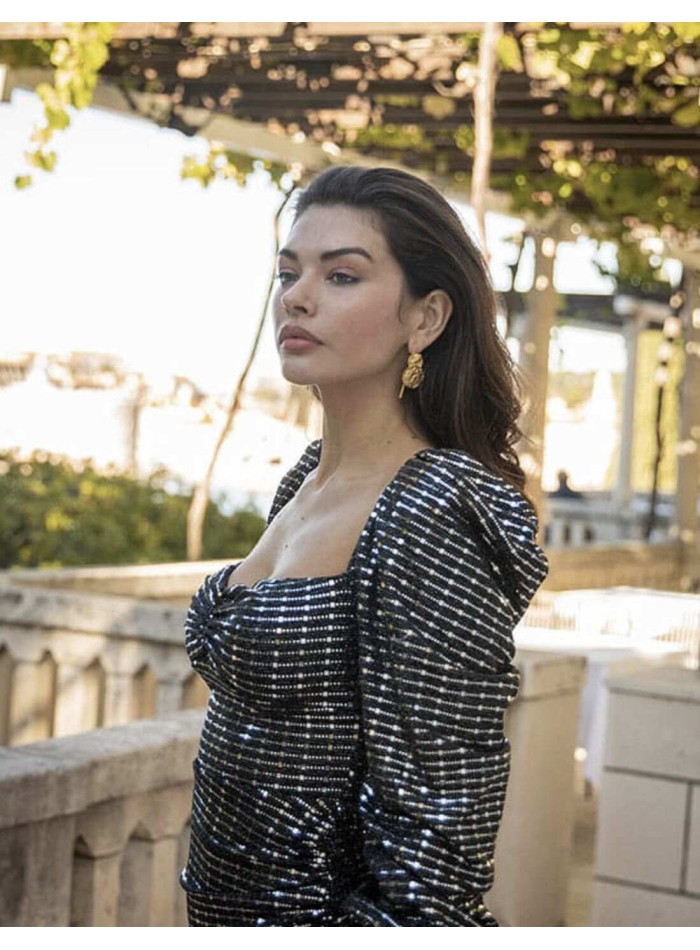 Boucle d'oreilles d'or avec cercles et texture